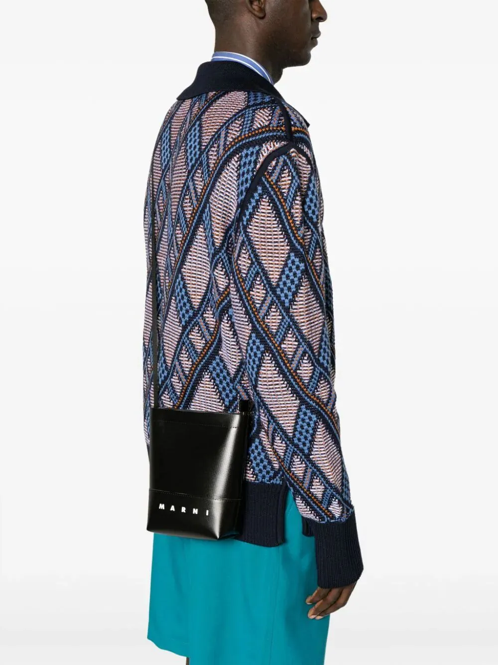 CROSSBODY
