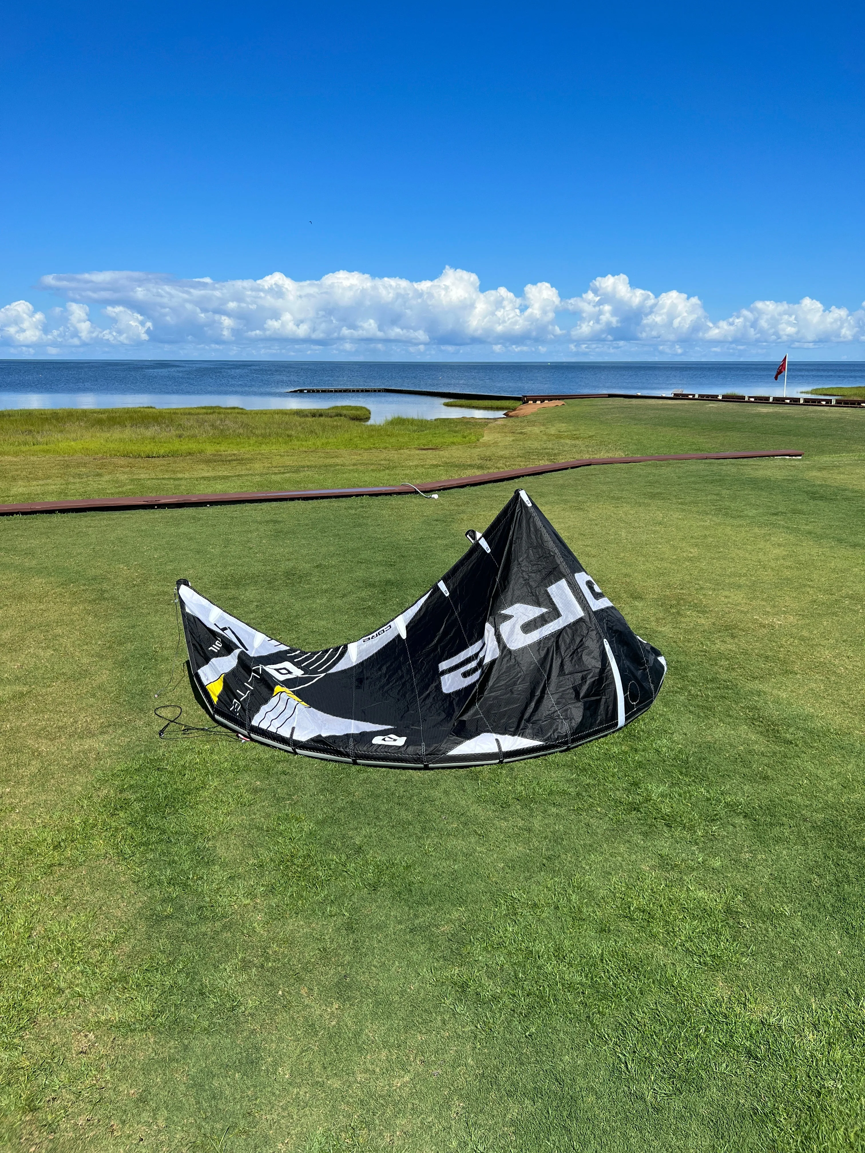 USED Core Xlite Kite-4m-White/Black