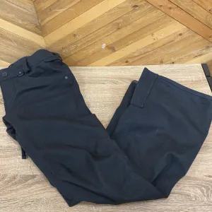 Volcom - Women's Snowboard Pants - MSRP$185: black-women-MD